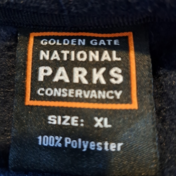 Alcatraz men's size XL Navy blue fleece vest, embroidered logo EUC - Picture 3 of 6